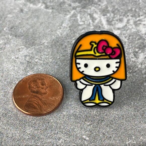 Cleo Hello Kitty Enamel Pin/ Brooch Lapel - Picture 3 of 6